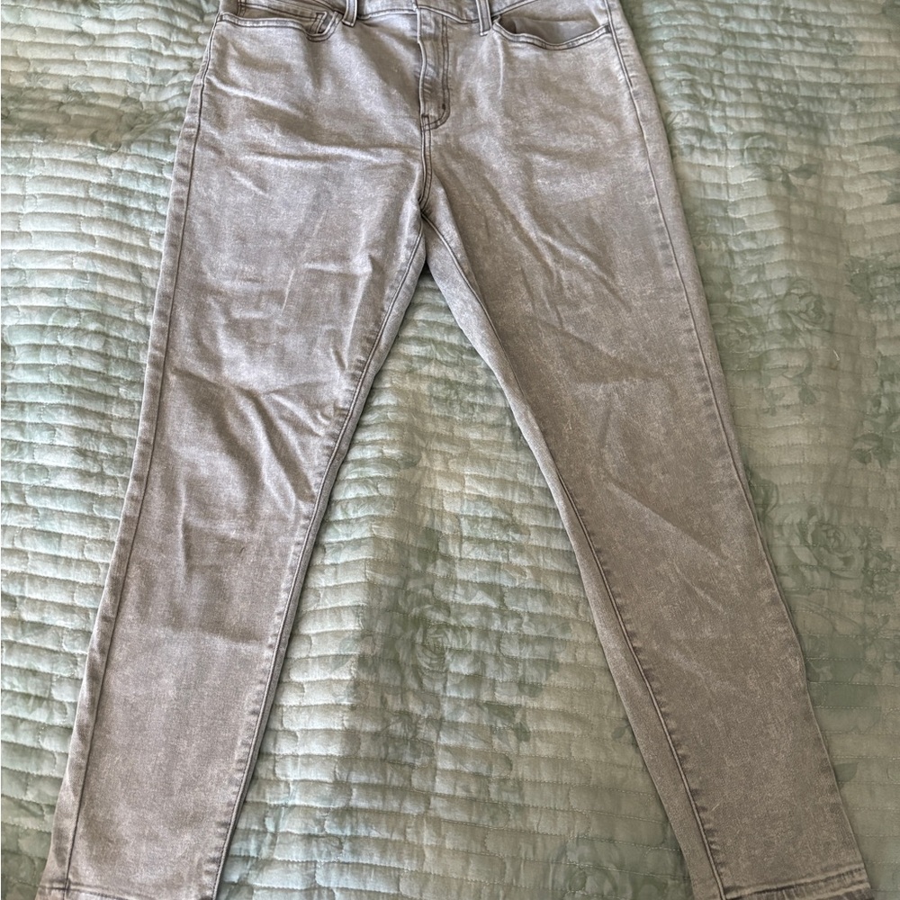 Levi's Women's Skinny Jeans in Light Gray